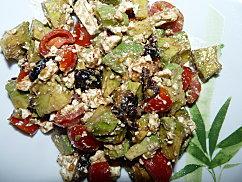 Salade composée (avocat, tomate, feta).