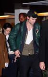 Rob, Kris et Taylor arrivant à Paris hier Photobucket