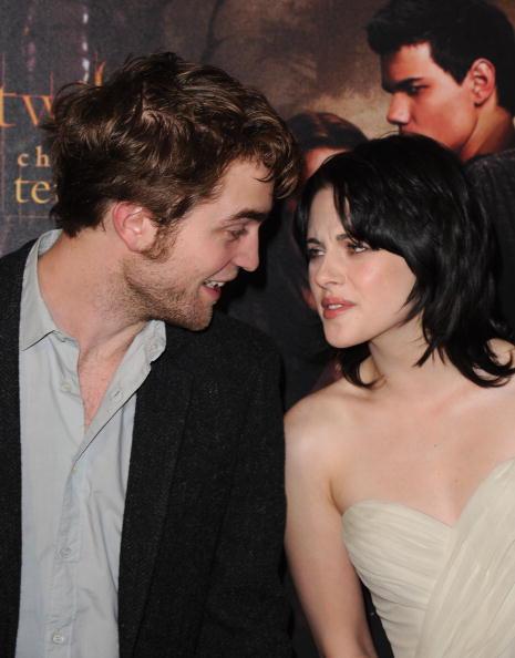 Kristen Stewart, Robert Pattinson et Taylor Launter à Hôtel Crillon The Twilight Saga: New Moon - Paris Photocall