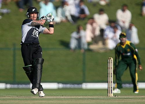 Brendon Mc Cullum, élu joueur de la série entre la Nouvelle-Zélande et le Pakistan. Il a marqué respectivement 21, 131 et 76 runs sur les trois matches en One Day (ODI).