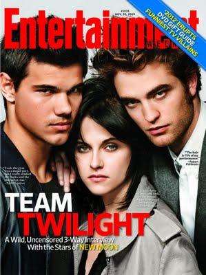 Robert Pattinson, Kristen Stewart et Taylor Lautner en couverture de Entertainment Weekly Robert Pattinson, Kristen Stewart et Taylor Lautner en couverture de Entertainment Weekly