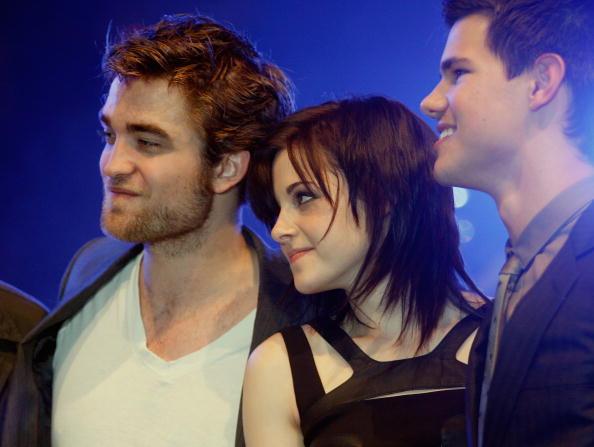 Robert Pattinson, Kristen Stewart and Taylor Lautner Meet Young Fans