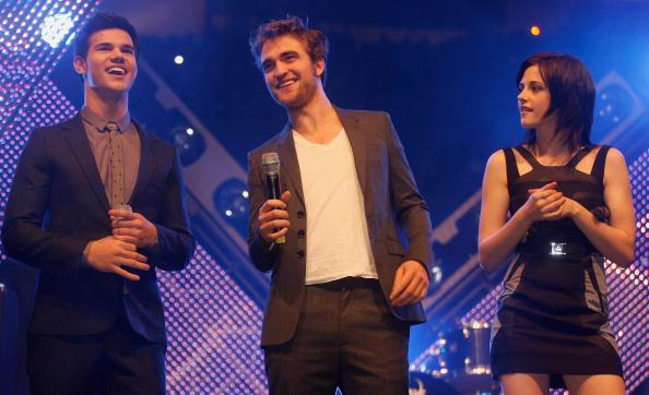 Robert Pattinson, Kristen Stewart and Taylor Lautner Meet Young Fans