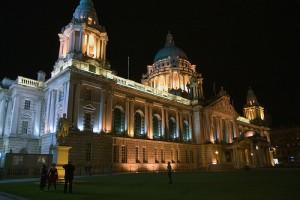 Belfast City Hall at night Parlement de Belfast
