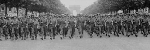 Sarko est de la revue Arch of Triumph - 1944