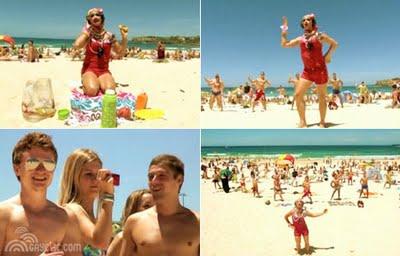 Flash-mob dansant sur une plage australienne