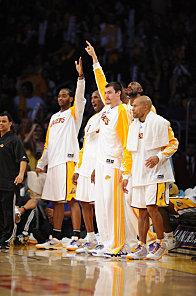 Kobe fait le show et les Lakers enchaînent !