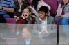 Emma Watson assiste à un match de Hockey sur Glace