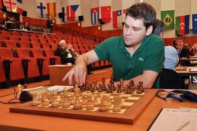 Le champion de France Vladislav Tkachiev face à Grischuk © Site Officiel