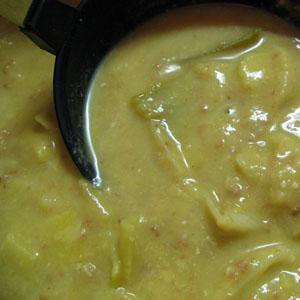 Soupe épicée de poireaux au chorizo