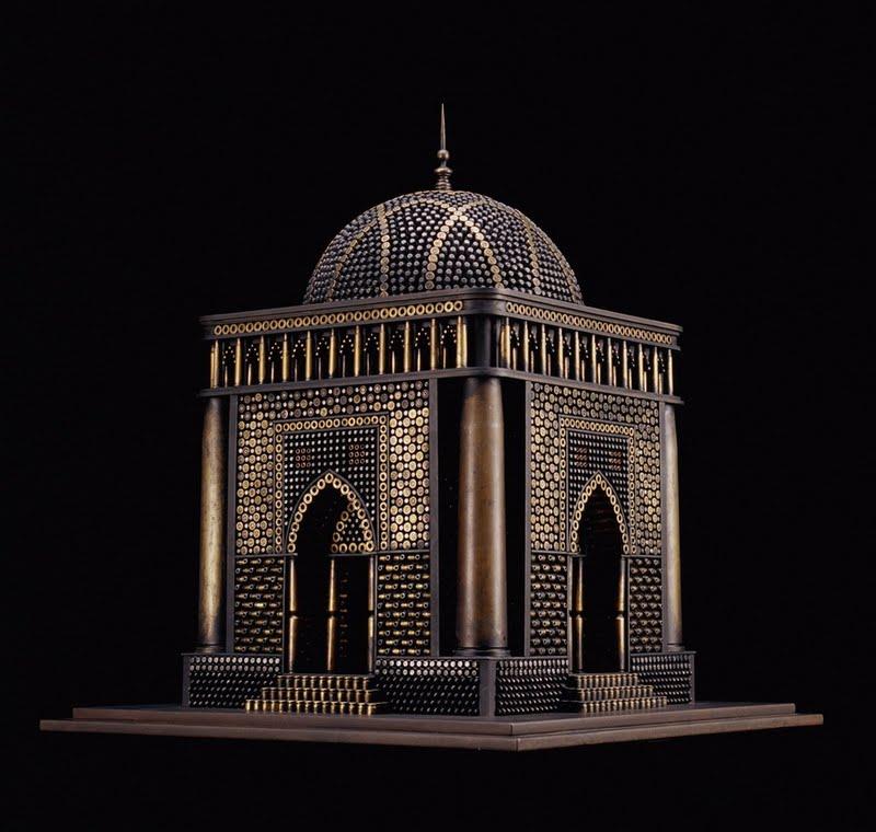 Al Farrow Guns and Bullets Sculptures - Sculptures Reliquaires Balistiques Al Farrow Guns and Bullets Sculptures - Sculptures Reliquaires Balistiques