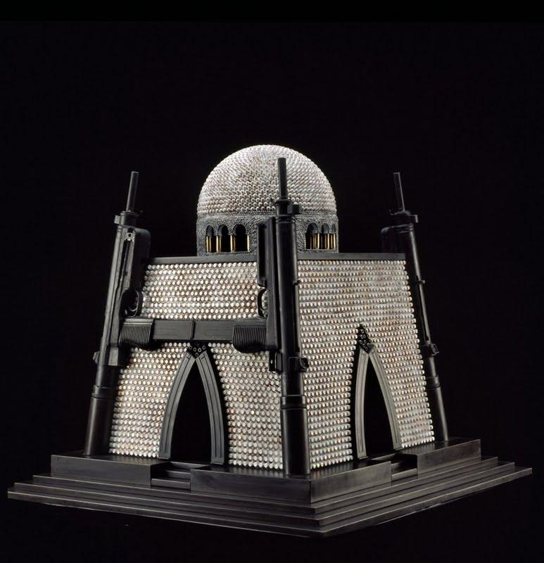 Al Farrow Guns and Bullets Sculptures - Sculptures Reliquaires Balistiques Al Farrow Guns and Bullets Sculptures - Sculptures Reliquaires Balistiques