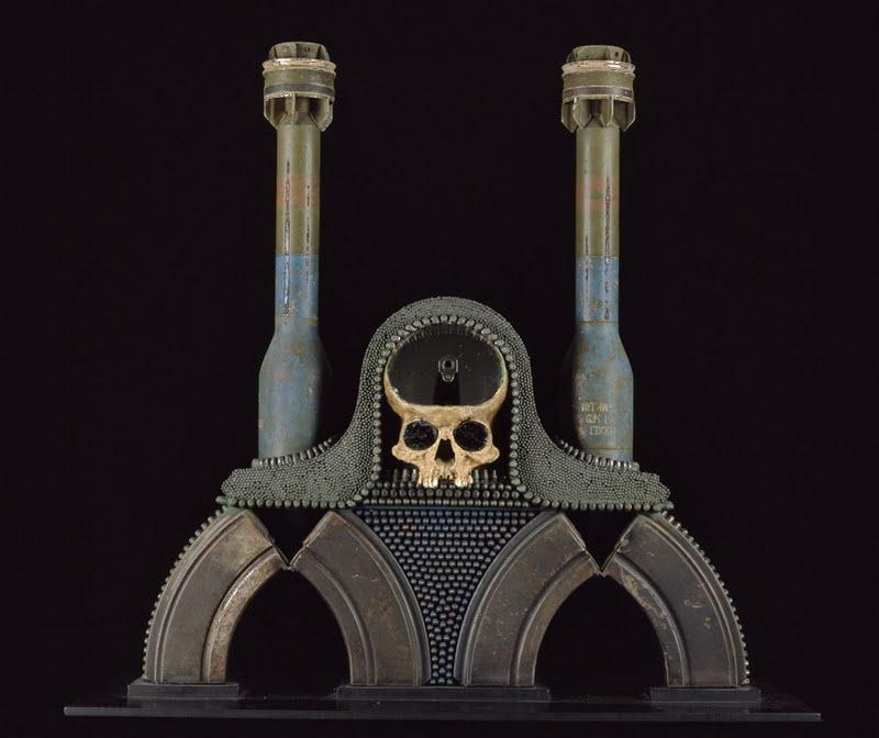 Al Farrow Guns and Bullets Sculptures - Sculptures Reliquaires Balistiques Al Farrow Guns and Bullets Sculptures - Sculptures Reliquaires Balistiques