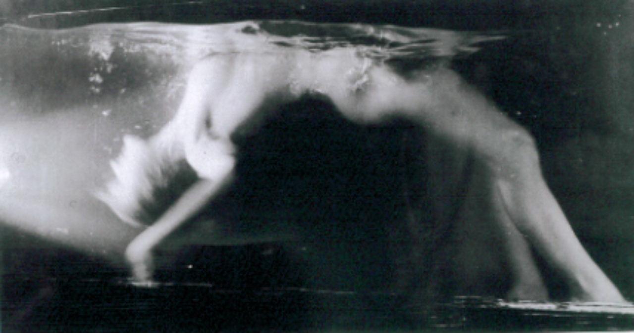 Rogi André Jacqueline Lamba dans un aquarium rogi-andree-jacqueline-lamba-dans-un-aquarium-1934.1259276044.jpg