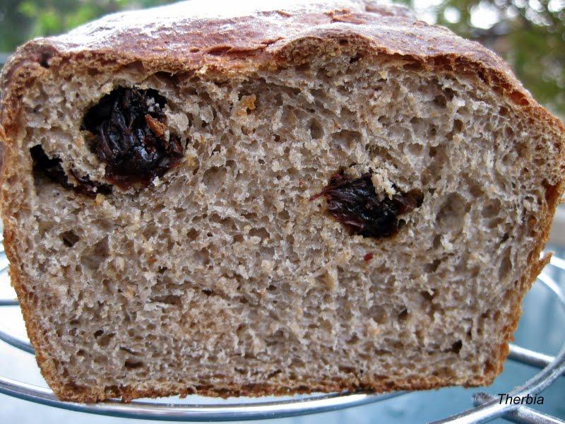 Pain aux céréales, raisins et à la farine de châtaignes