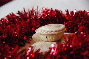 Mince pies Jingle bells, Jingles bells…