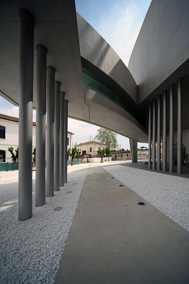 Zaha Hadid offre à Rome le musée du XXIe siècle: Maxxi