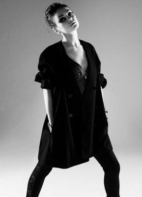 [couv] Mila Kunis pour BlackBook magazine (dec 09)