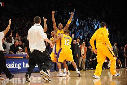 Les Lakers s'imposent grâce à un miracle signé Bryant !