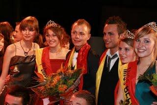 Le 1er Open international féminin d'échecs de Corbas du 20 au 23 décembre 2009, Corbas département du Rhône en France. Annonce de mon amie la célèbre Véronique Houck. Vandenbulcke à Miss Beloeil 2010 le 29 novembre 2009