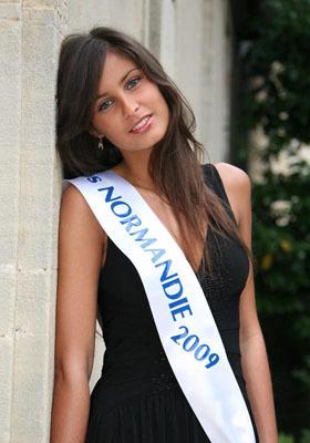 Miss France 2010 est Miss Normandie . Malika Ménard