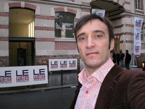09/12/2009In front of the LeWeb in the 104 in Paris. Btw ...