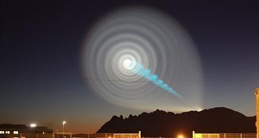 Spirale magique dans le ciel norvégien