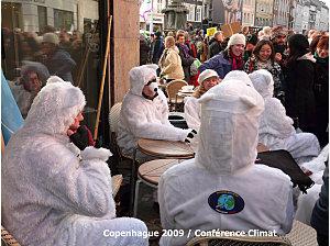 Rencontres insolites à la conférence mondiale sur le climat de Copenhague ! Copenhague repos ours