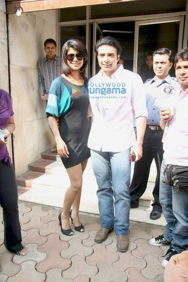 Priyanka Chopra et Uday Chopra promottent Pyaar Impossible