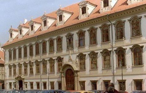 AMOURS ESTIVALES - 13. PRAGUE : MALA STRANA (1)