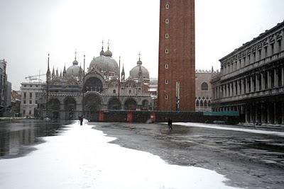 Neige et acqua alta à Venise aujourd'hui!