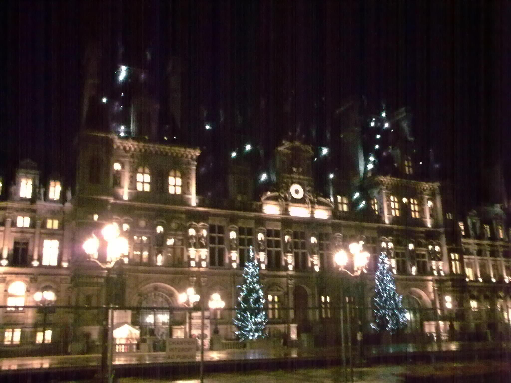 Hôtel de ville illuminé photo FTM Hôtel de ville illuminé photo FTM