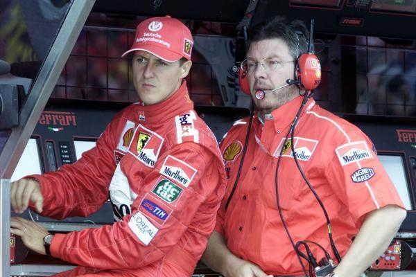 Michael Schumacher pilote Mercedes en 2010 (officiel)
