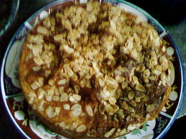 Cake moelleux au citron et aux amandes effilees 040607191600.jpg