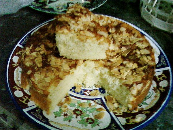 Cake moelleux au citron et aux amandes effilees 040607192058.jpg