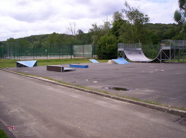 Spot : le skatepark de Buc (78) Spot : le skatepark de Buc (78)