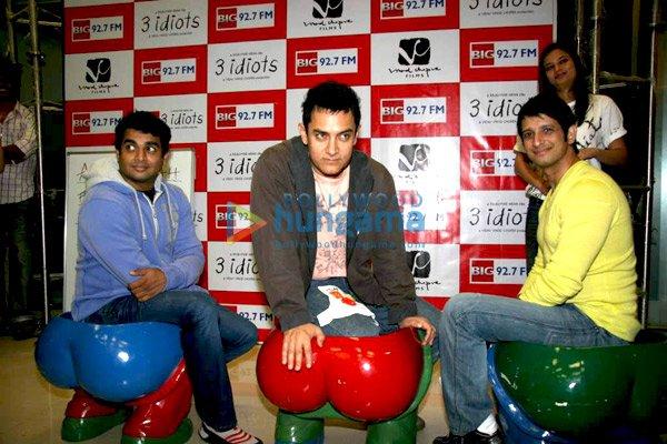 M Madhavan, Aamir Khan et Sharman Joshi à Big FM