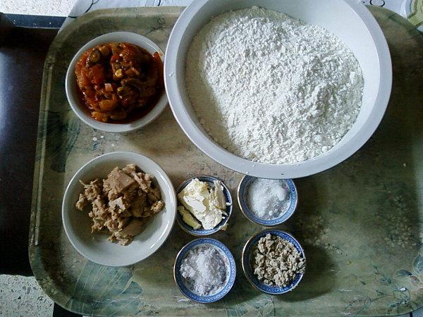 Crepes feuilletees farcies a la sauce champignons et thon... 012907094128.jpg