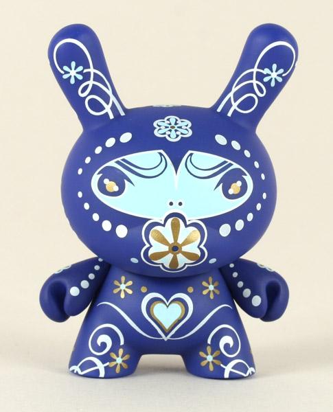 http://kronikle.kidrobot.com/wp-content/gallery/preview-2010-01-dunny-fatale/dunny31.jpg