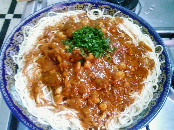 Spaghettis et super sauce au boeuf et aux pois chiches ,.... 050707120118.jpg