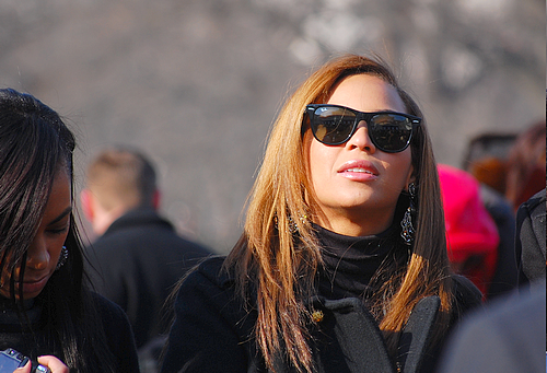 Beyoncé aurait touché 2M$ pour la soirée du Nouvel An http://moe.mabul.org/up/moe/2010/01/05/img-1602467bgc9.png