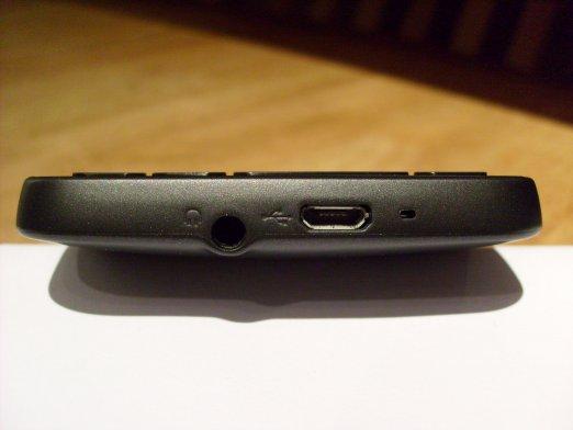 HTC HD 2 bottom