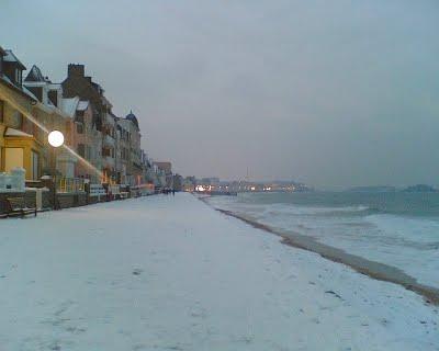 Neige à Saint-Malo . Neige à Saint-Malo .
