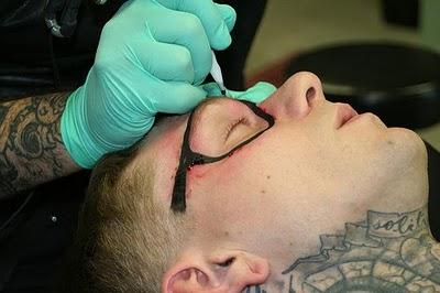Wayfarer Tatoo : Le nouveau spot Viral de RayBan Wayfarer Tatoo : Le nouveau spot Viral de RayBan