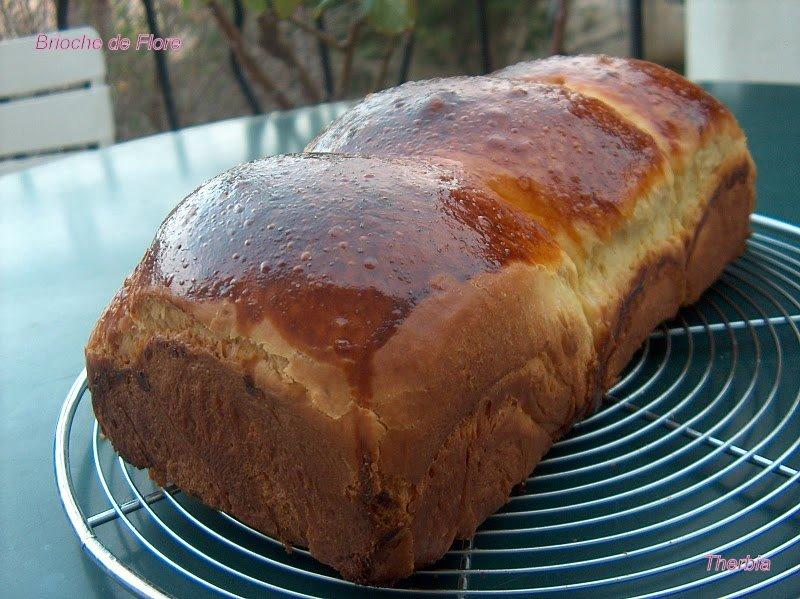 Brioche de Flore http://lh3.ggpht.com/_R_hDG-ur51A/S0XfgfD0tTI/AAAAAAAAIs4/_2JqT0gIrMM/s800/HPIM1101.JPG
