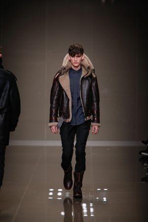 Le défilé Burberry Prorsum homme automne hiver 2010-2011 20b7b980-5f19-45e0-a75a-989616a892f8