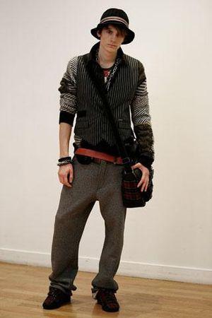 Premiers visuels de la collection John Galliano homme automne hiver 2010-2011 Galliano a
