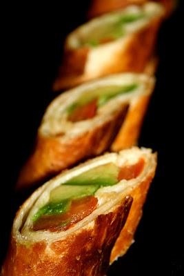 MES BOUCHEES CROUTILLANTES AVOCAT/TOMATE MES BOUCHEES CROUTILLANTES AVOCAT/TOMATE