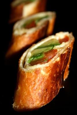 MES BOUCHEES CROUTILLANTES AVOCAT/TOMATE MES BOUCHEES CROUTILLANTES AVOCAT/TOMATE