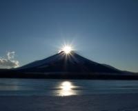 Le Mont Fuji brille comme un diamant